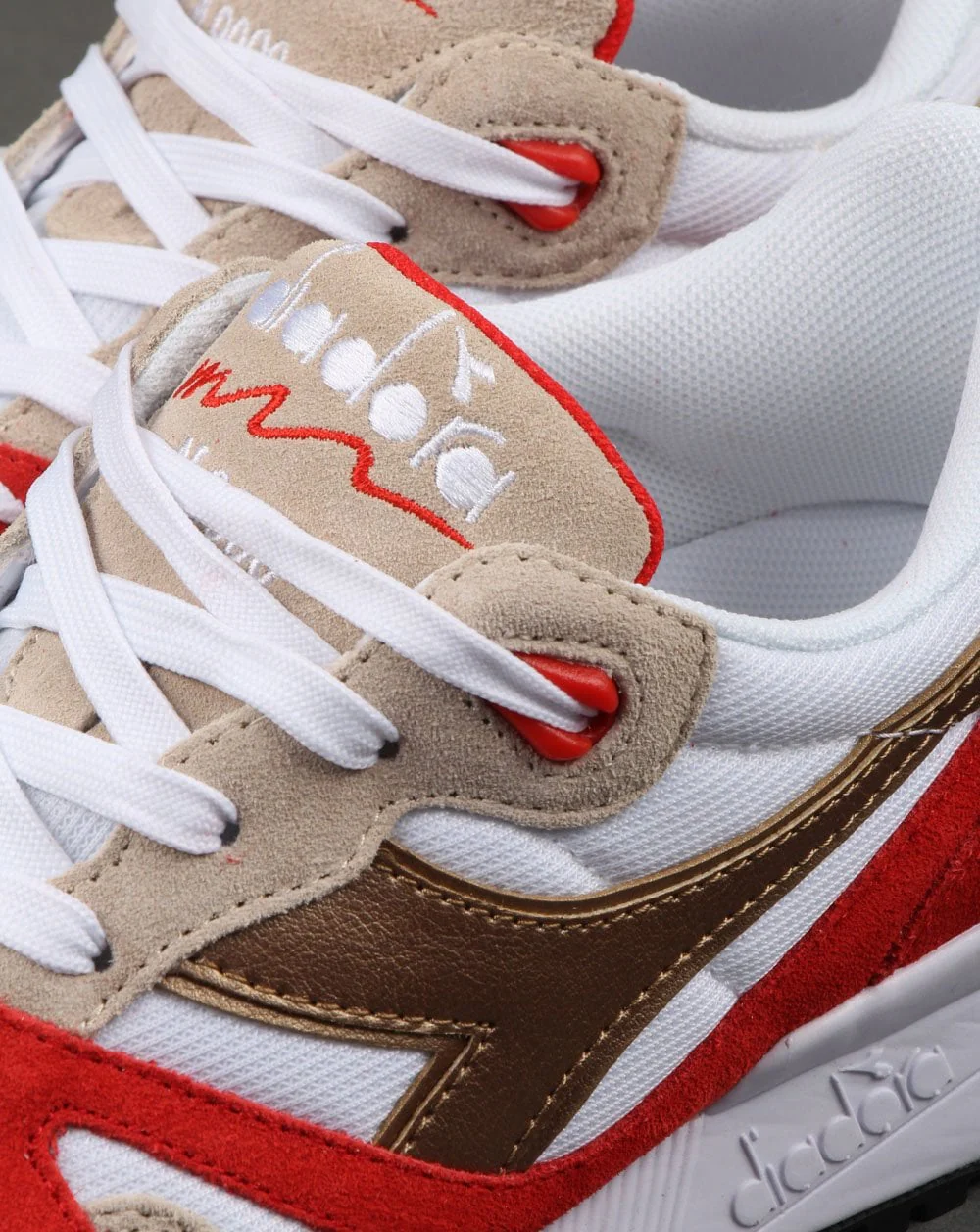 Diadora N9000 Spark Trainers White/Red/Gold - Image 4