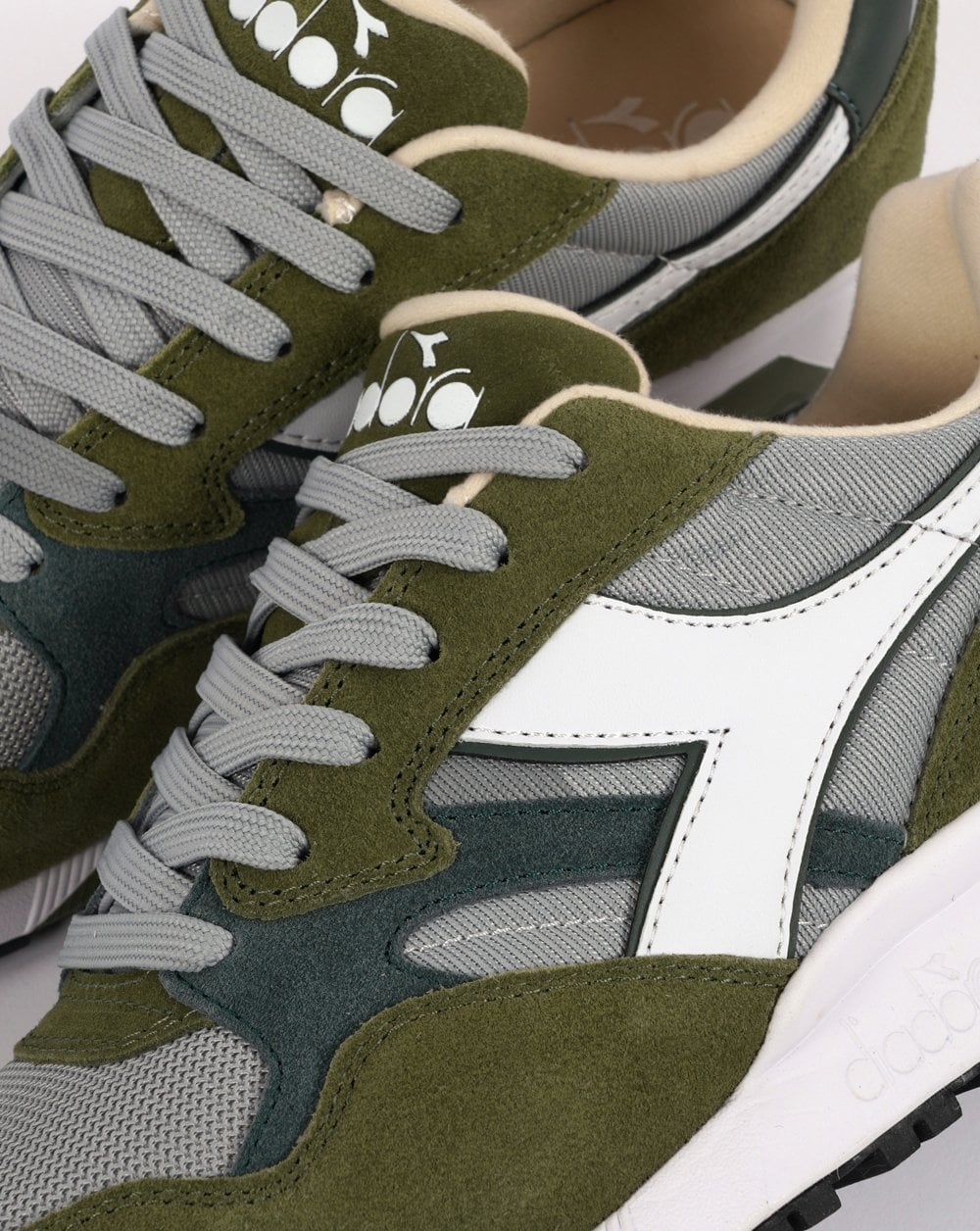 Diadora N902 Trainer Silver/Green - Image 4