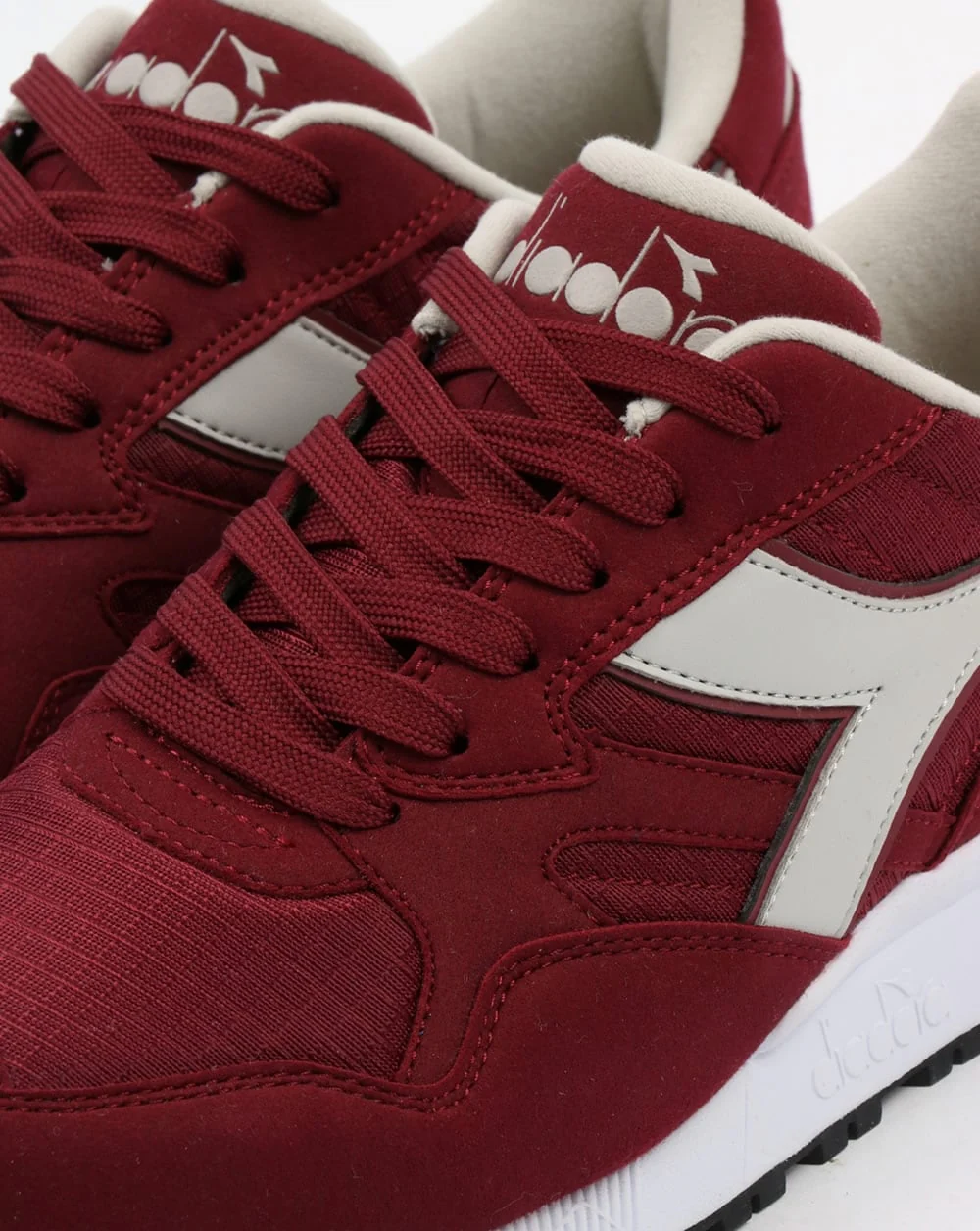 Diadora N902 Trainers Deep Red - Image 4