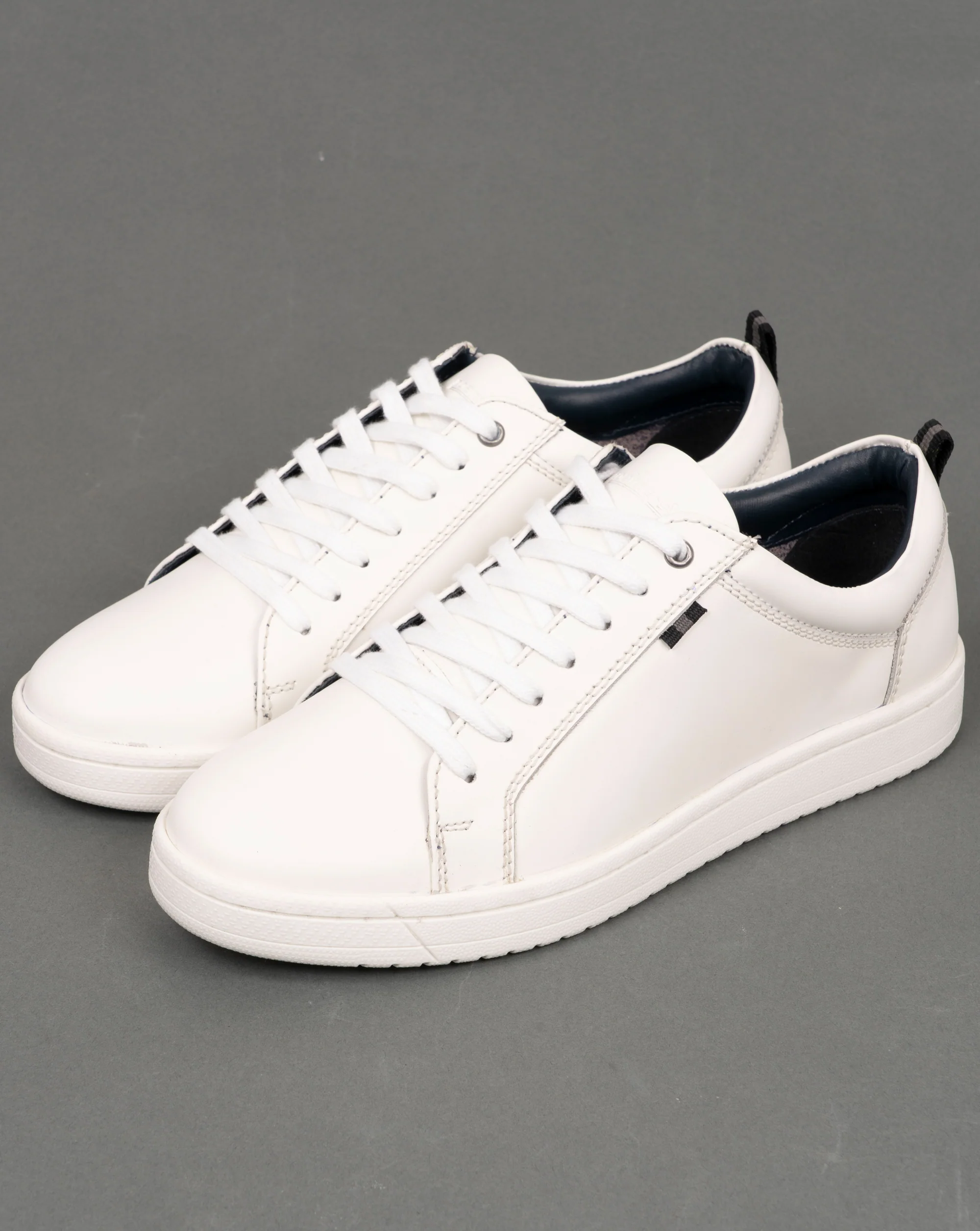 Roamers Leisure Trainers White