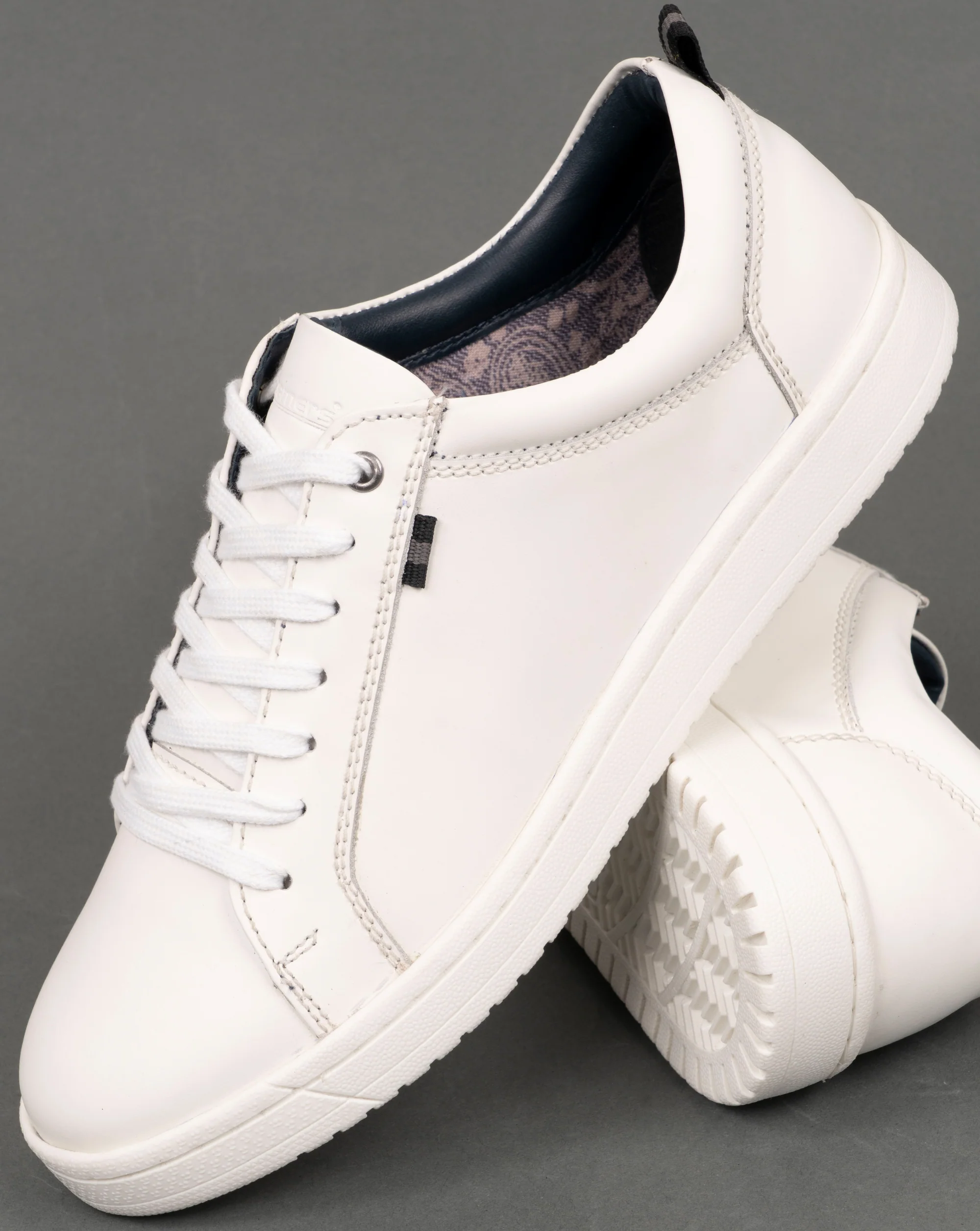 Roamers Leisure Trainers White - Image 2