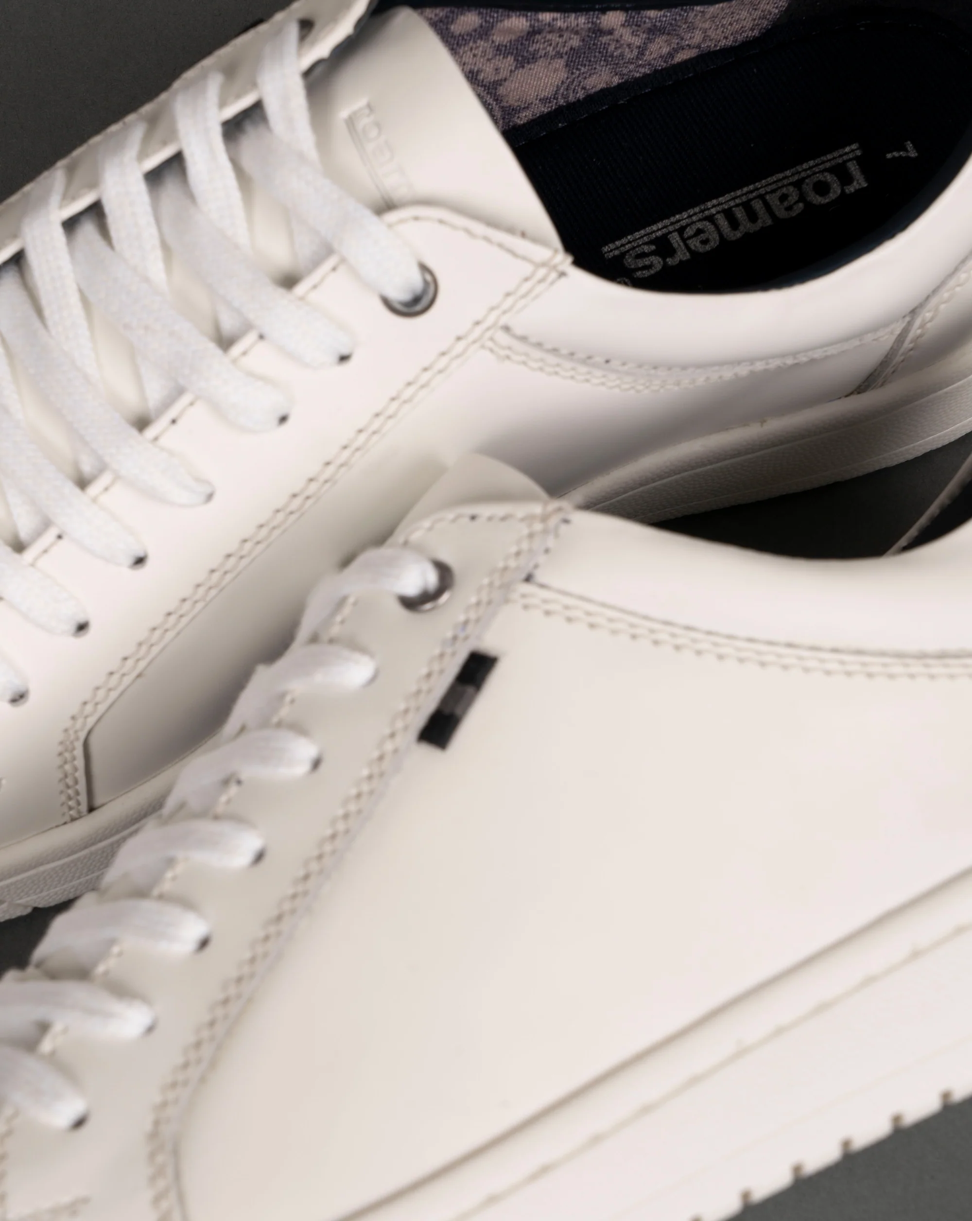 Roamers Leisure Trainers White - Image 3