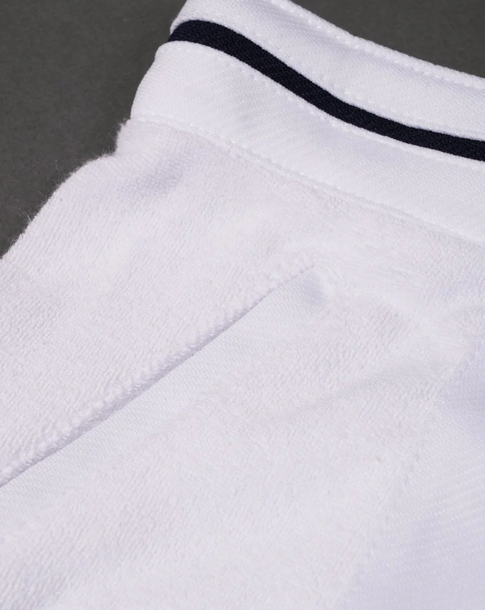 Sergio Tacchini Tennis Shorts White red navy - Image 3